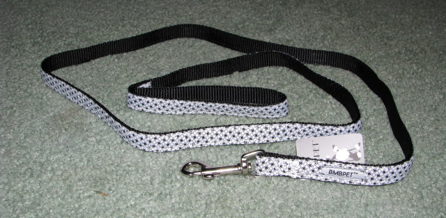 Black and white Park Avenue Dog Leash.