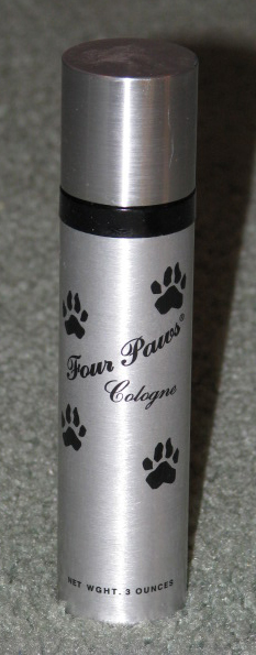 Cologne spray for dogs by Four Paws.